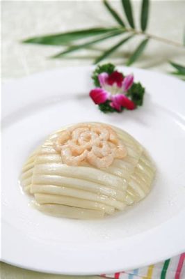  Huai'an Shui-Mian Bao: Ein Klassiker der Huaiyang-Küche mit zarter Füllung und knuspriger Hülle!