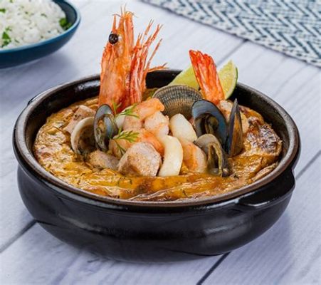  Cazuela de Mariscos: Eine Symphonie der Meeresfrüchte, die Ihre Geschmacksknospen zum Tanzen bringen wird!